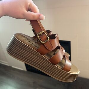 Blowfish Malibu Platform Sandals NEVER WORN
